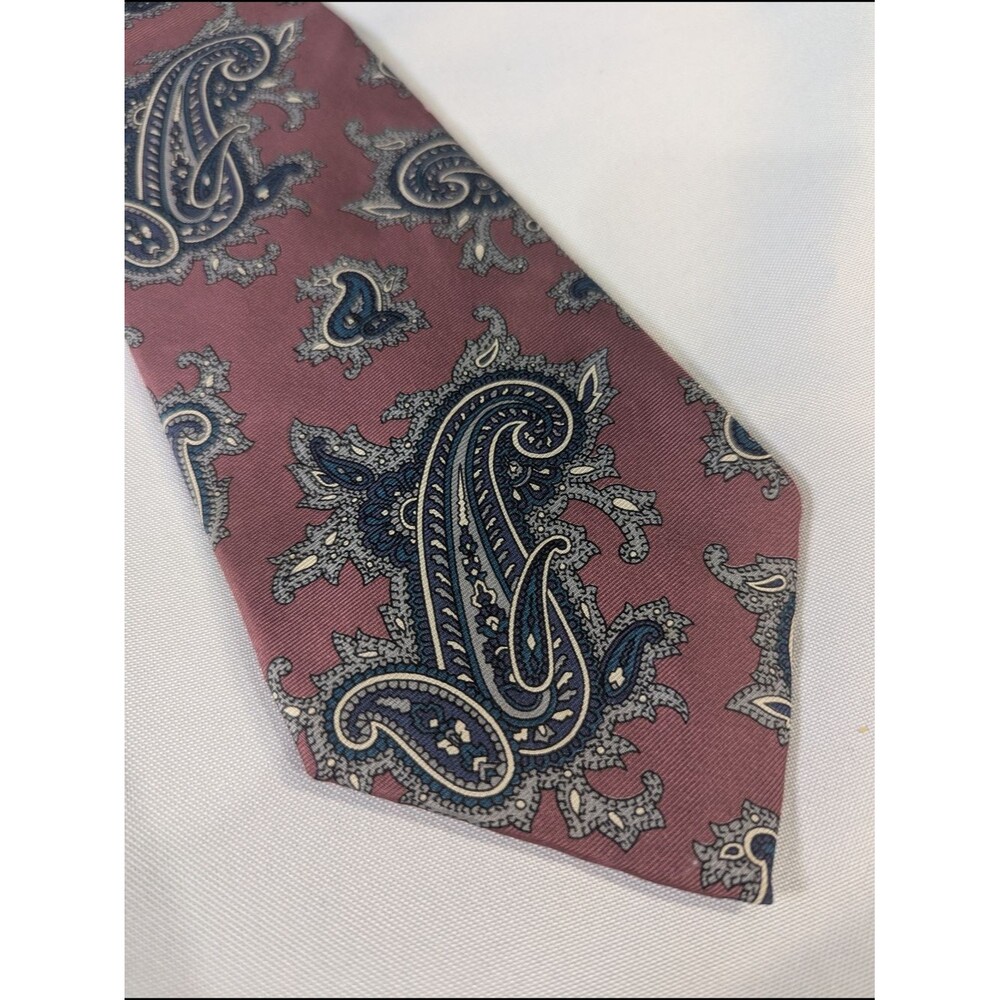 Classic Christian Dior Paisley Silk Tie in Mauve and Navy
